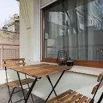 아파트 Center Artistic Nest *