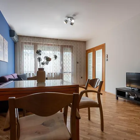Appartamento Burov - Artistic In The Heart Of Suitable For Up To 4 Guests *