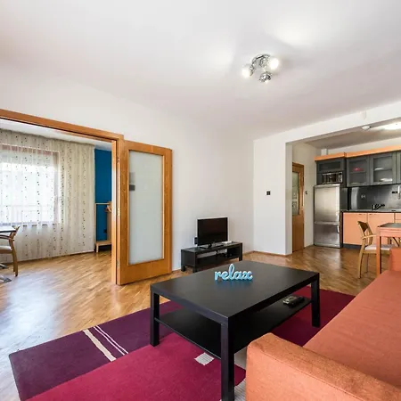 Burov - Artistic In The Heart Of Suitable For Up To 4 Guests Appartamento Varna